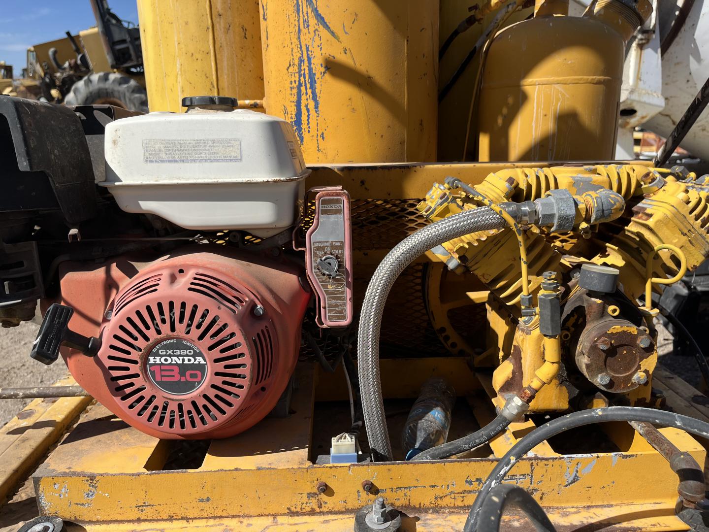 ./imagenes/INVOICE/2019/17420/PINTA RAYAS TAYLOR-DUNN D6-60 (19).JPG